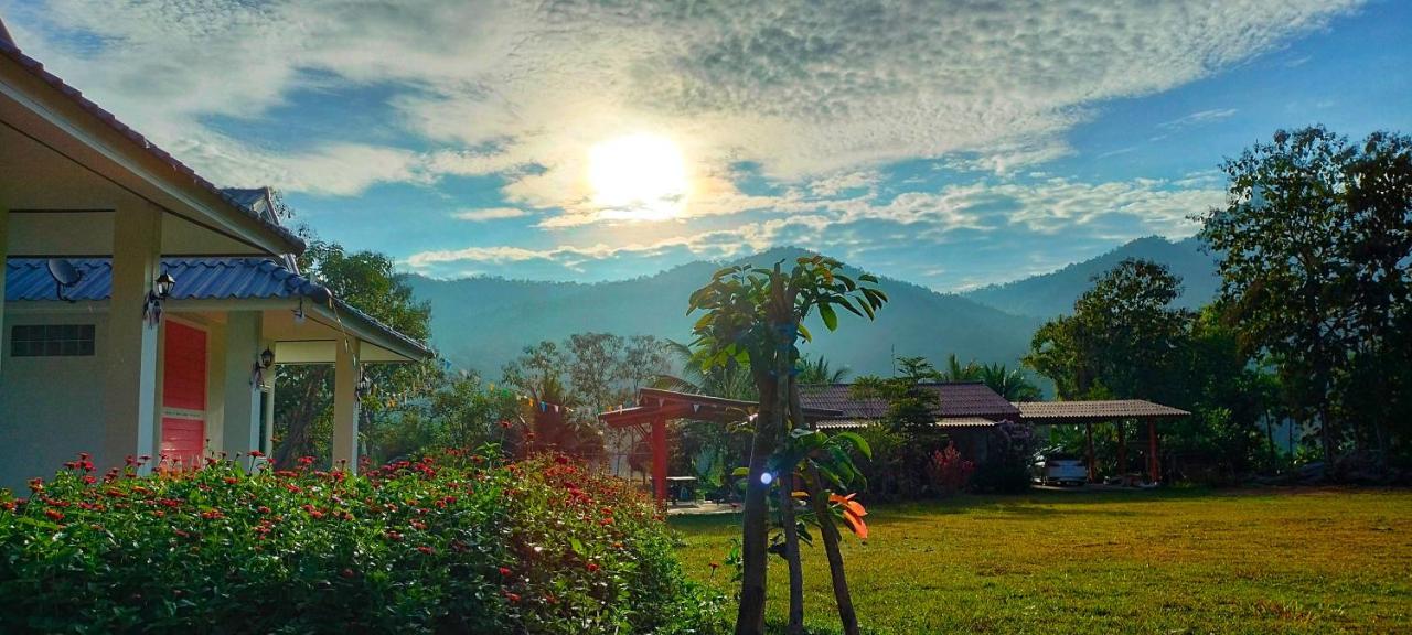 Pimpisa Garden พิมพิศา การ์เด้นท์ Villa Khuang Kom ภายนอก รูปภาพ